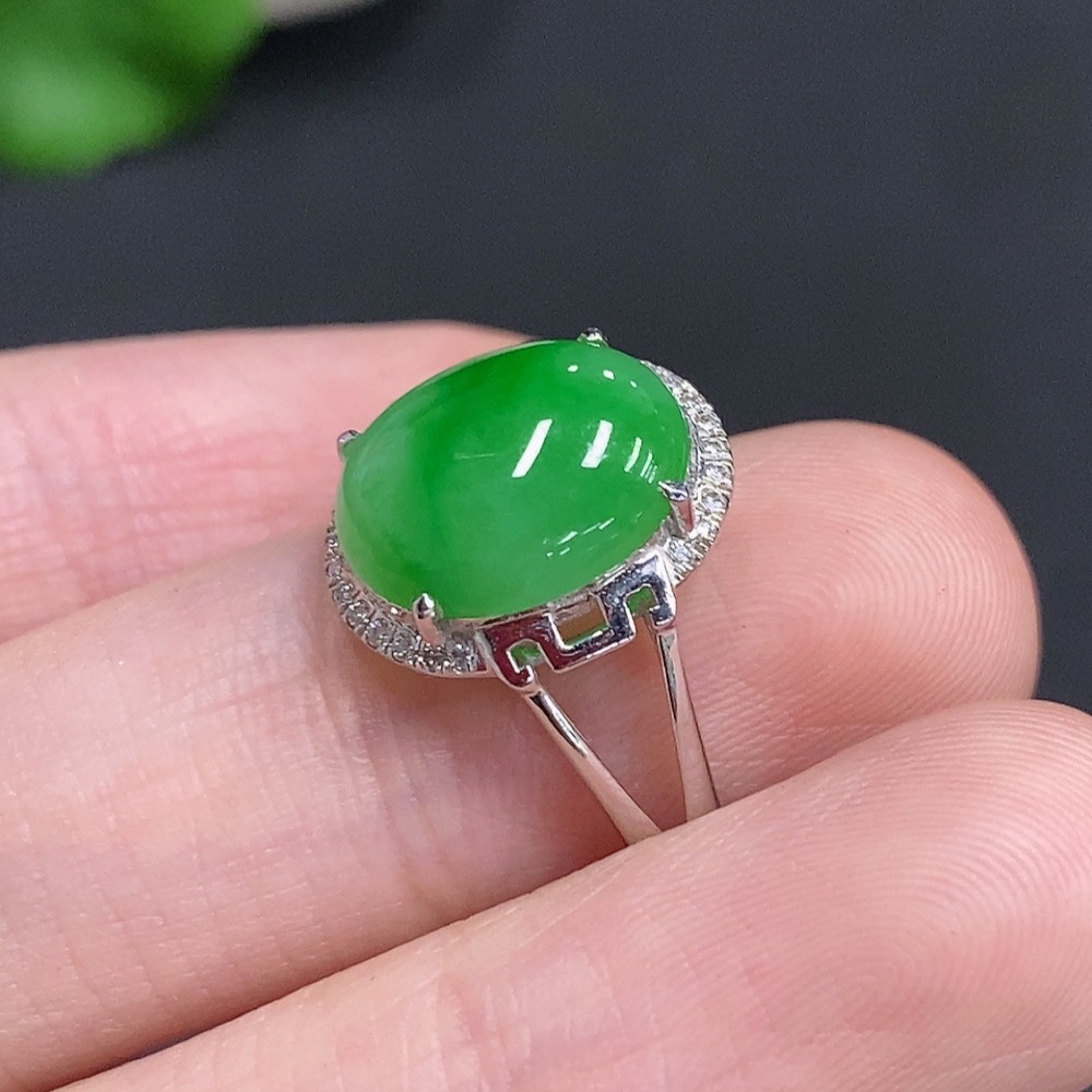 F35079260 Jadeite Cabochon Ring Unmarked 18K Gold Approx. 2.7g Size 18 With Diamond Accents