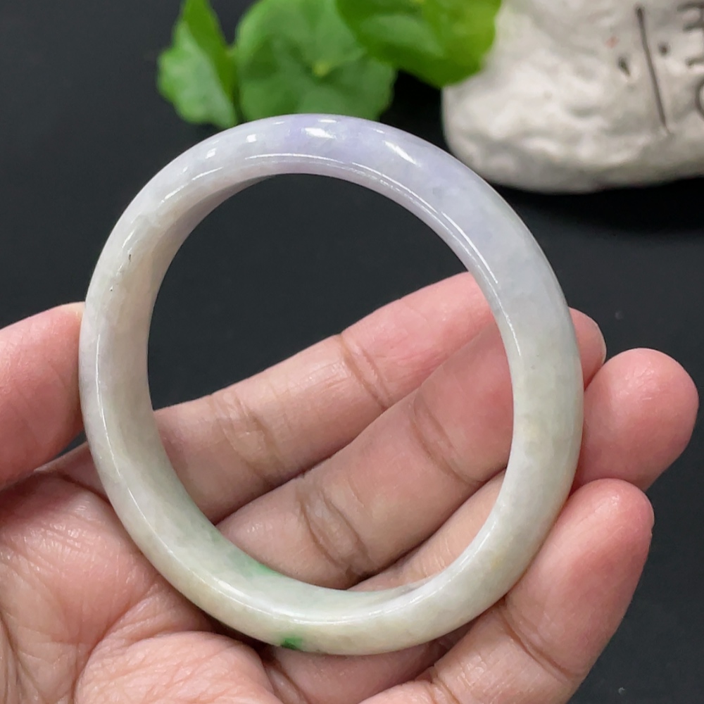F35109683 Jadeite Round Bangle Total Weight about 32.7g Size 51