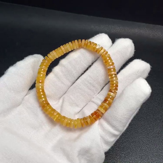 C33870795 Amber Beeswax Bracelet, total weight approx. 5.80g, size approx. 6.5mm