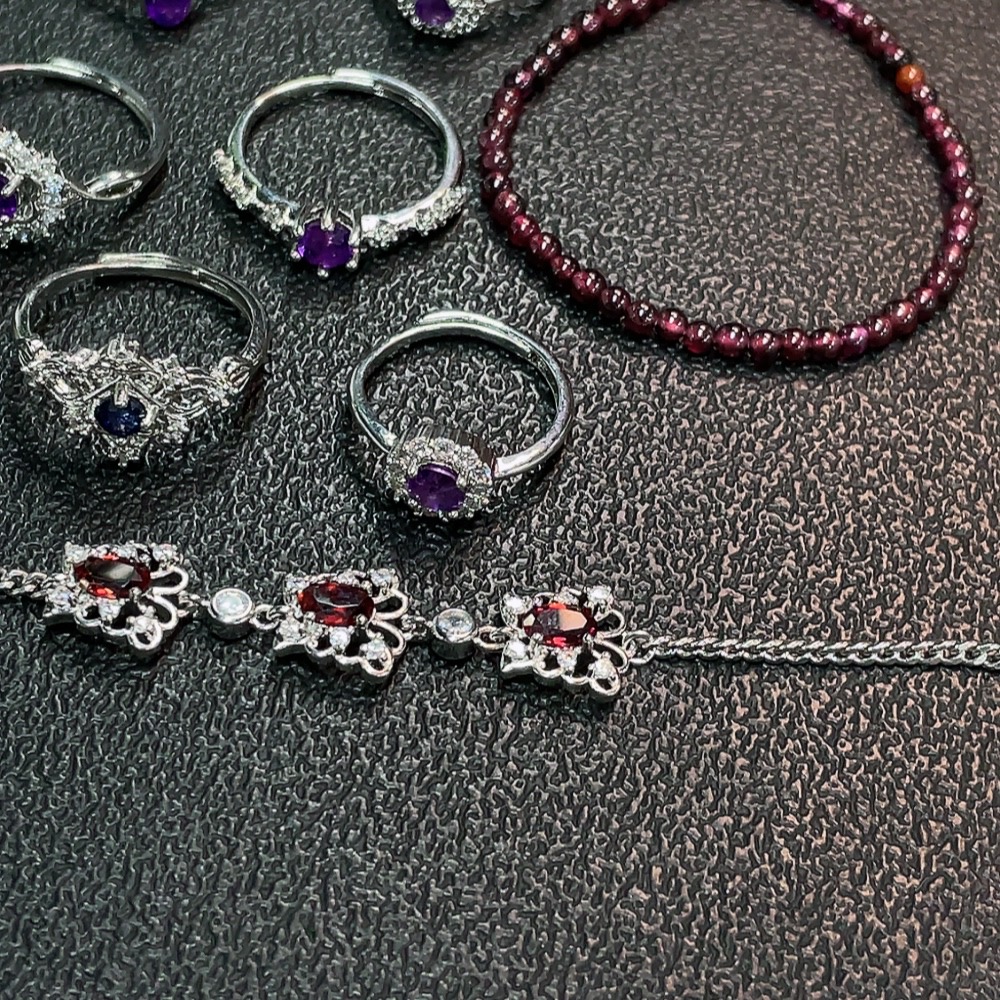 C32785493 Crystal + Garnet + Sapphire Jewelry Non-Gold Total Weight Approx. 18.02g Sell as a Lot
