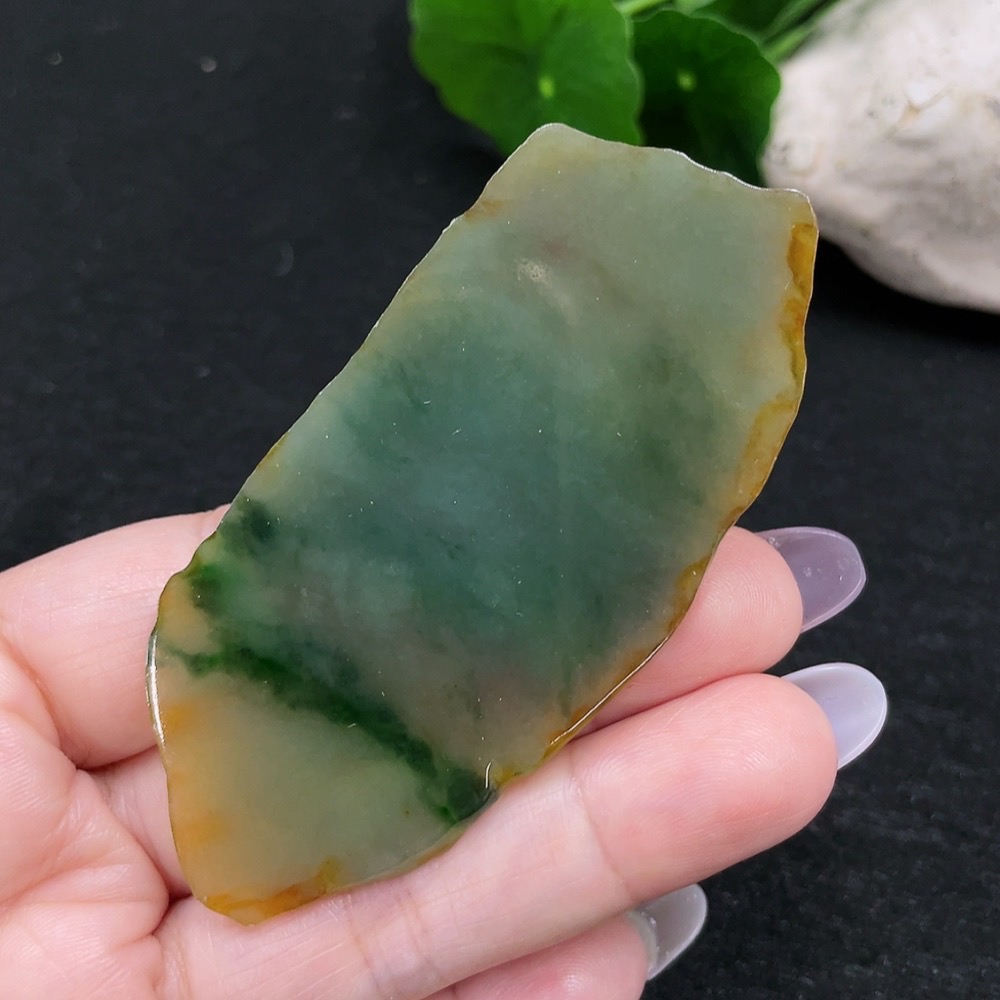 F33917354 Jadeite Handheld Carving, Yellow Part Color Origin Undetermined, Total Weight Approximately 24.37g