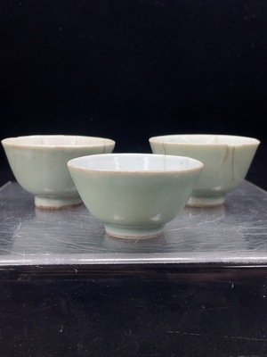 W34988419 Ceramic 3-piece Qing Dynasty pea-green glazed cup (subject to actual item)