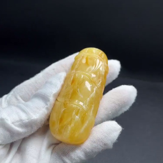 C25930826 Amber Beeswax Pendant with Colorless Coating, Total Weight Approx. 27.77g