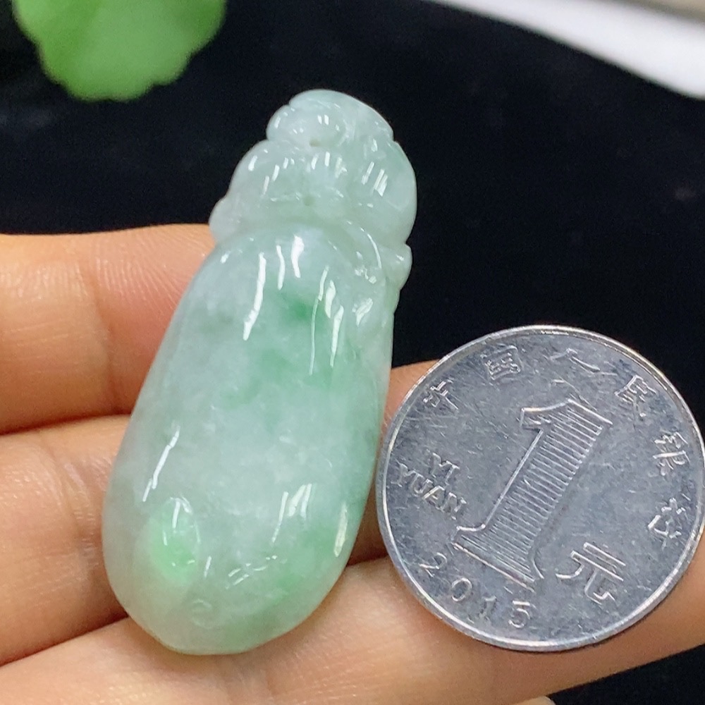 F34025566 Jadeite Lucky Bean Pendant Total Weight Approx. 15.73g
