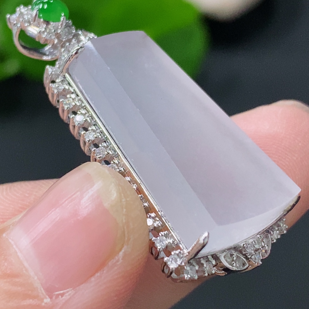 F24701702 Jadeite Plain Pendant with 18K Gold Setting Total Weight Approx. 8.31g