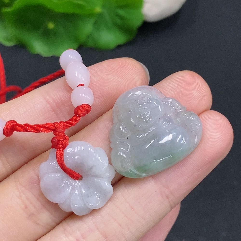 F32806924 Jadeite Pendant Sell as a Lot with Non-Jadeite Beads