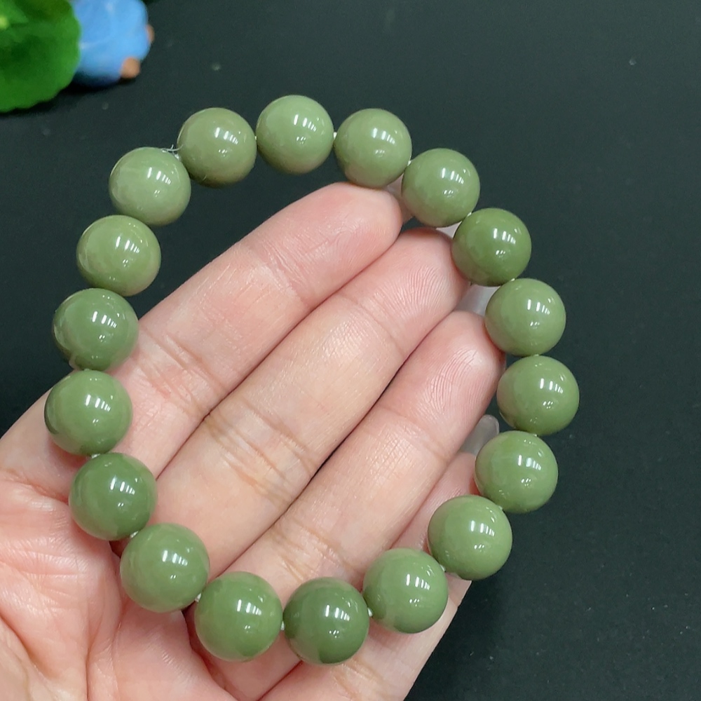 H26960173 Hetian Jade Bracelet, Approx. 11.8 mm Beads, Total Weight Approx. 47.7g