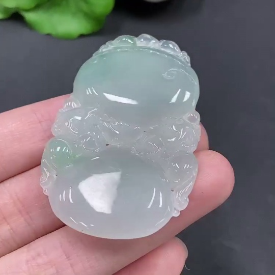 F20236560 Jadeite Antique Pendant Total Weight 19.662g