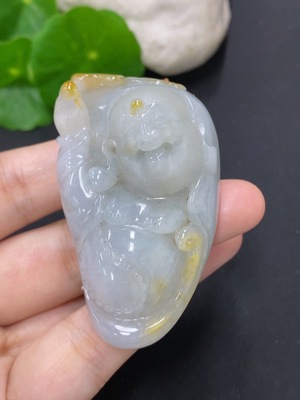 F46594213 翡翠佛挂件 货品总重量约84克 颜色成因未定