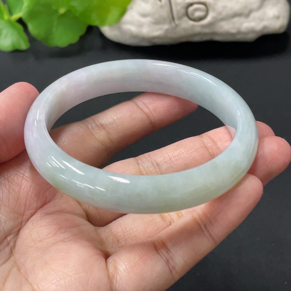 F35080720 Jadeite Round Bangle, Total Weight Approx. 51.6g, Size 59.2
