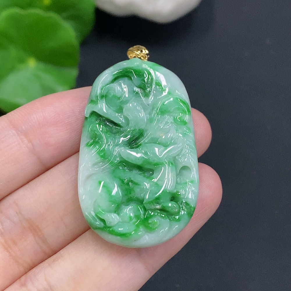 F30568522 Jadeite Fox Pendant with 18K Gold Clasp, Total Weight Approx. 10.8g