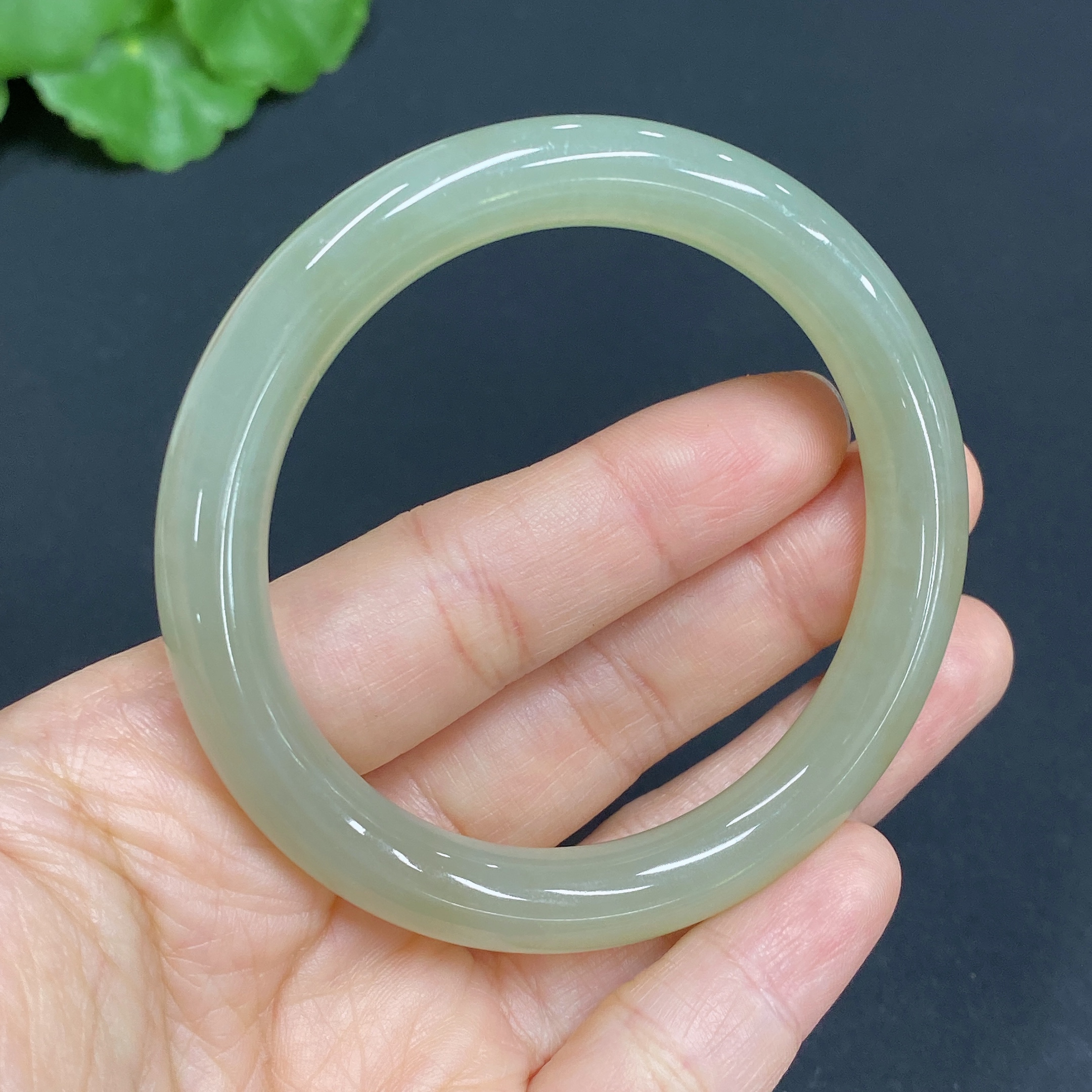 H28310950 Hetian Jade Round Bangle Size 51.1 Total Weight Approx. 32g