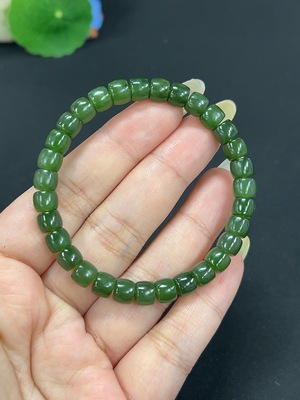 H42979107 和田玉手串 卡6.9mm左右 货品总重约17g