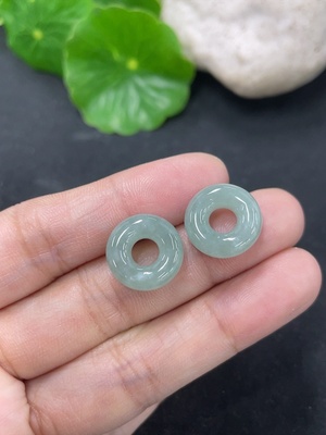 F46568526 翡翠甜甜圈挂件 货品总重约3.16g