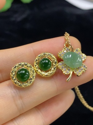 F34948811 Jadeite Earrings/Mounted Pendant Non-Gold