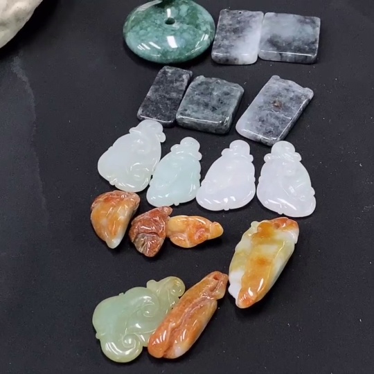 F29381420 Jadeite Pendant Sell as a Lot Color Origin Undetermined