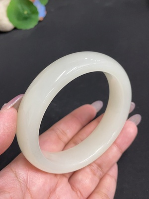 H34971889 Hetian Jade round bracelet, Size 62.7, total weight approx. 89.3g