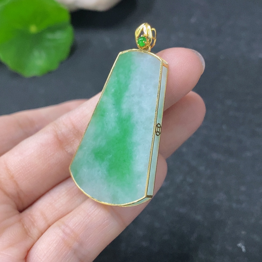 F32761654 Jadeite Plain Pendant with 18K Gold, Total Weight Approx. 8.1g