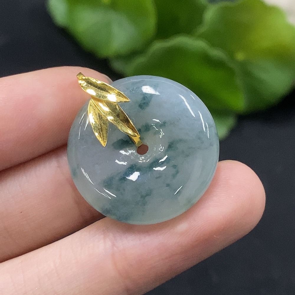 F34027918 Jadeite Peace Knot Pendant with 75% Gold, Total Weight Approx. 8.2g