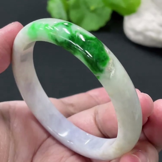 F35109683 Jadeite Round Bangle Total Weight about 32.7g Size 51