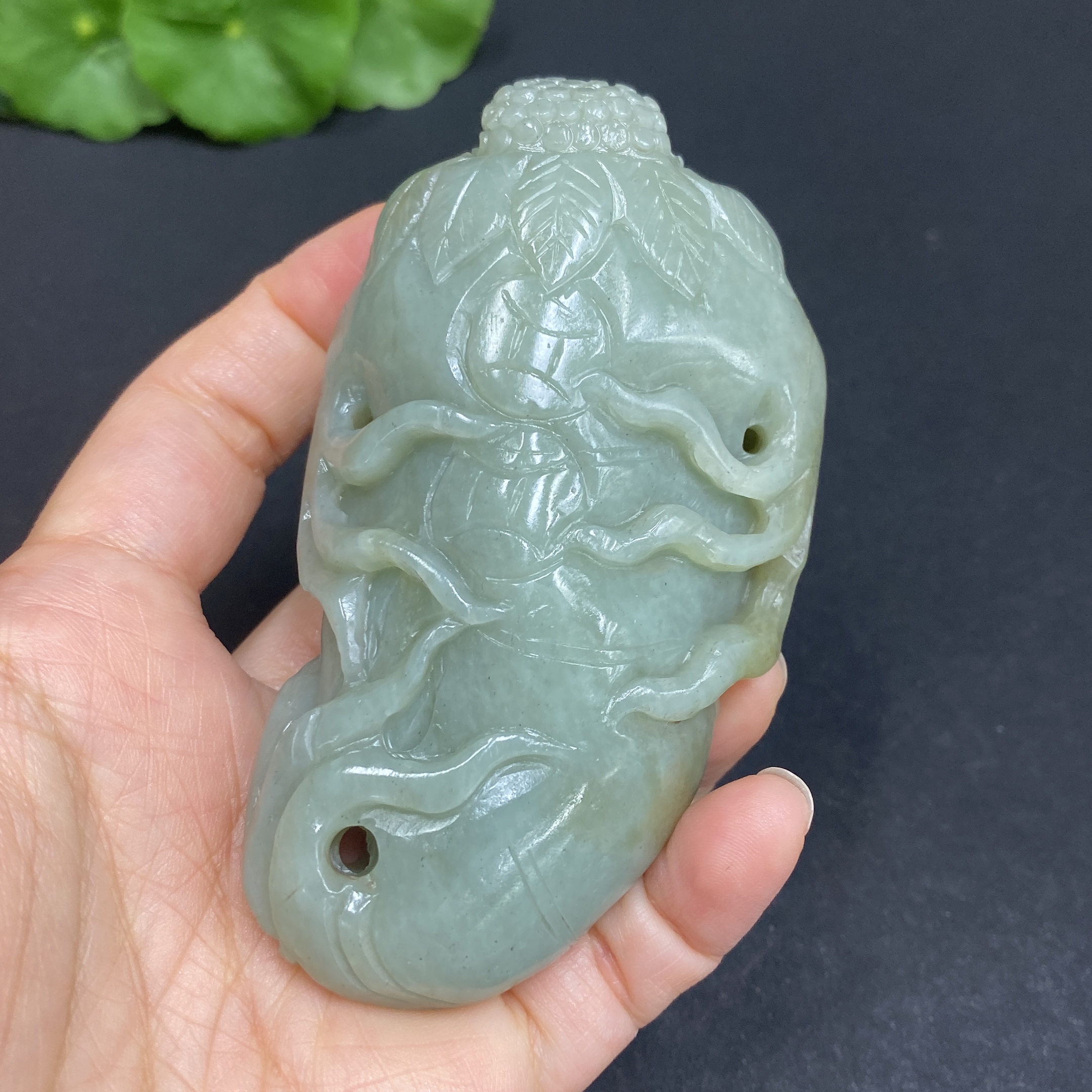 H32703764 Hetian Jade Handheld Carving Ginseng Total Weight: Approx. 171.3g