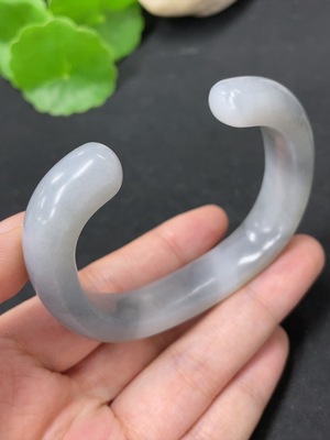 H42956484 和田玉开口手镯  圈口54     货品总重约45.5g