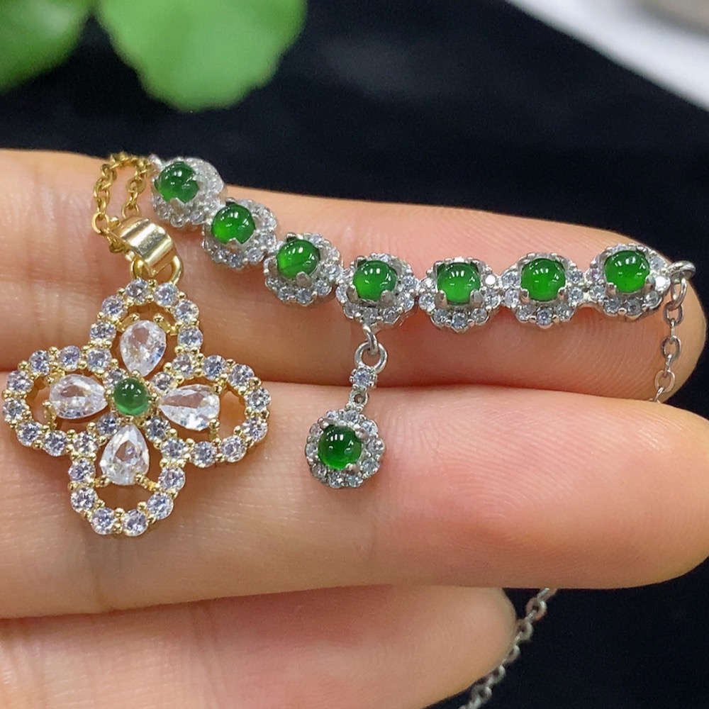 F34947986 Jadeite Inlaid Pendant Non-Gold