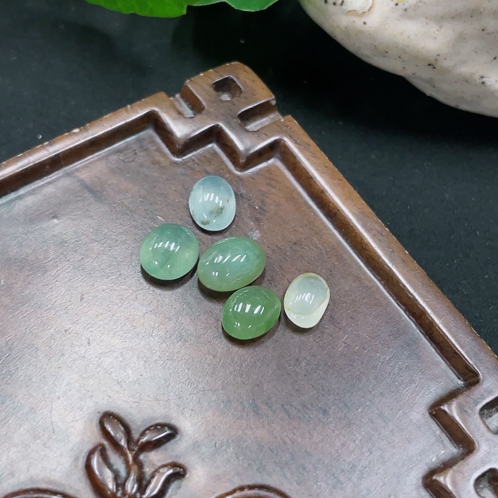 F34012351 Jadeite Cabochon Lot