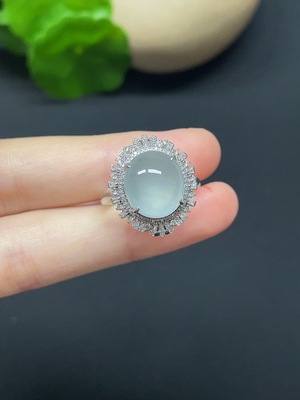 F41879632 翡翠蛋面镶嵌戒指 吊坠 两用款 货品总重约6.20g 18k 配镶钻石 圈口16