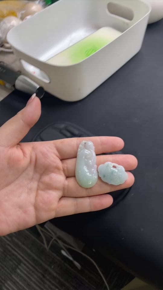 F33868213 Jadeite Pendant