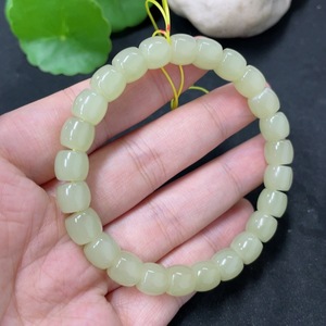 H42956710 和田玉手串  卡7.7mm左右  货品总重约22.6g