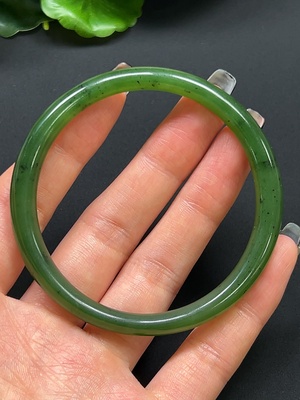 H46530166 和田玉圆条手镯 圈口58.2mm 总重约23.31g