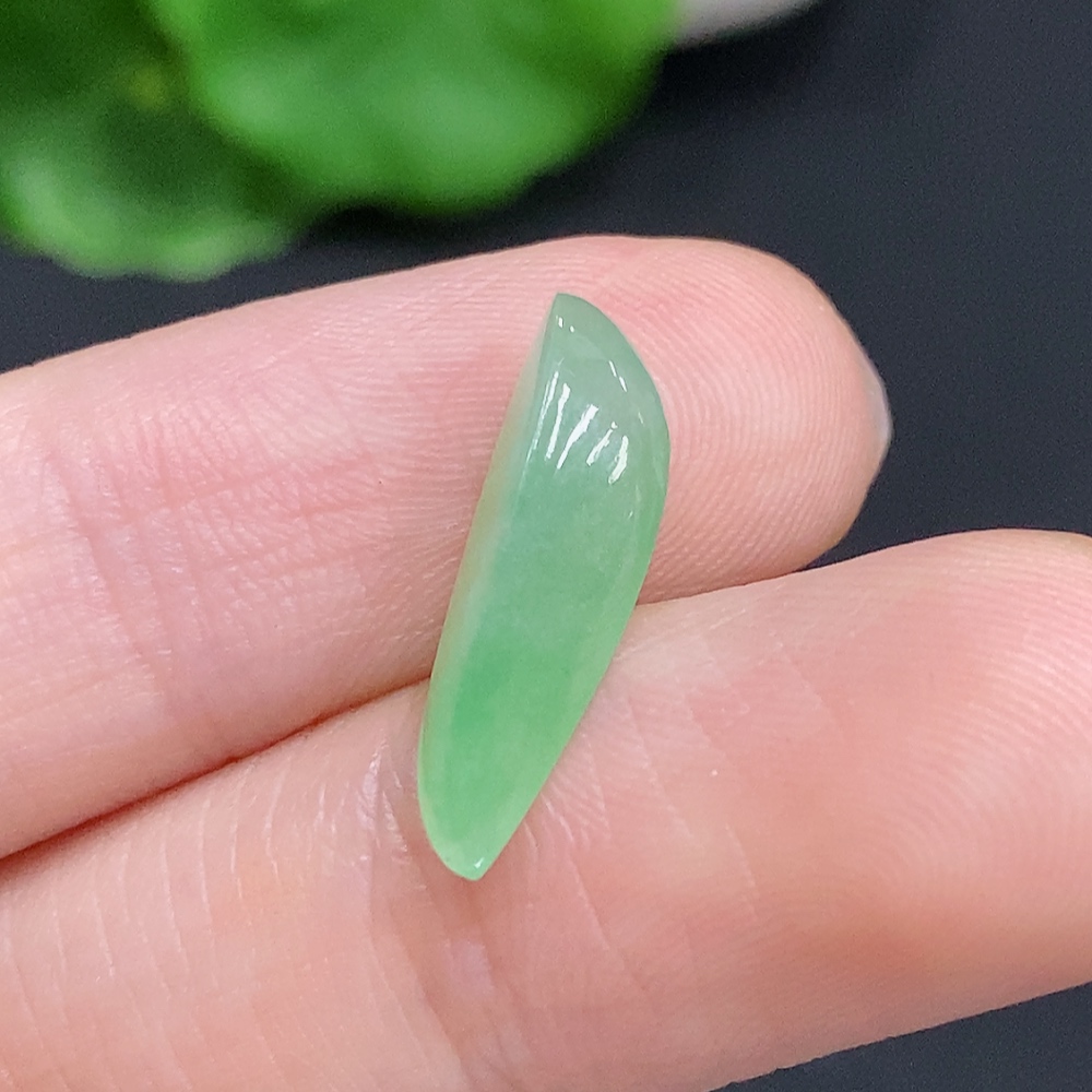 F30543604 Jadeite inlay, total weight approx. 0.6g