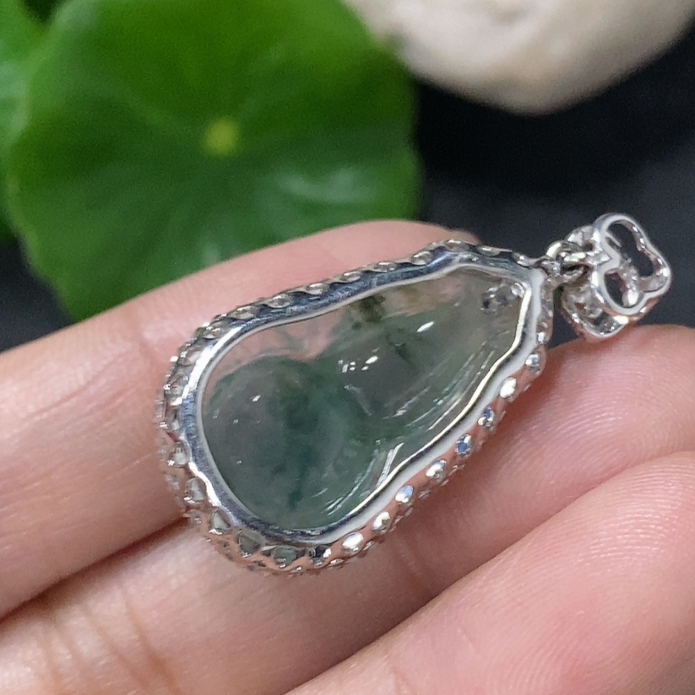 F34977120 Jadeite Inlaid Calabash Pendant 18k with Diamond Accents Total Weight Approx. 4.97g