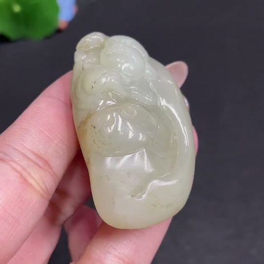 H29326181 Hetian Jade Seed Material Pendant - Buddha Statue - Undetermined Skin Color Origin - Total Weight Approx. 42.1g