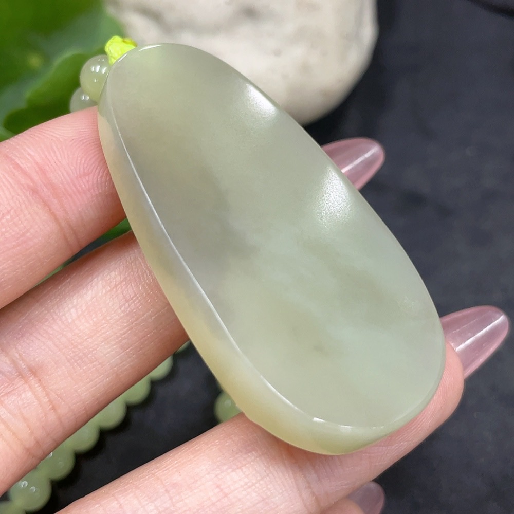 H33841931 Hetian Jade Pendant    Amitabha Buddha    Total Weight (including chain): 60.1g