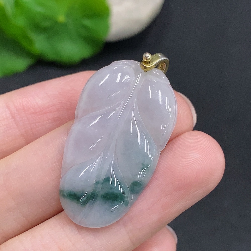 F34968730 Jadeite Leaf Pendant Non-Gold Inlaid Total Weight Approximately 4.7g