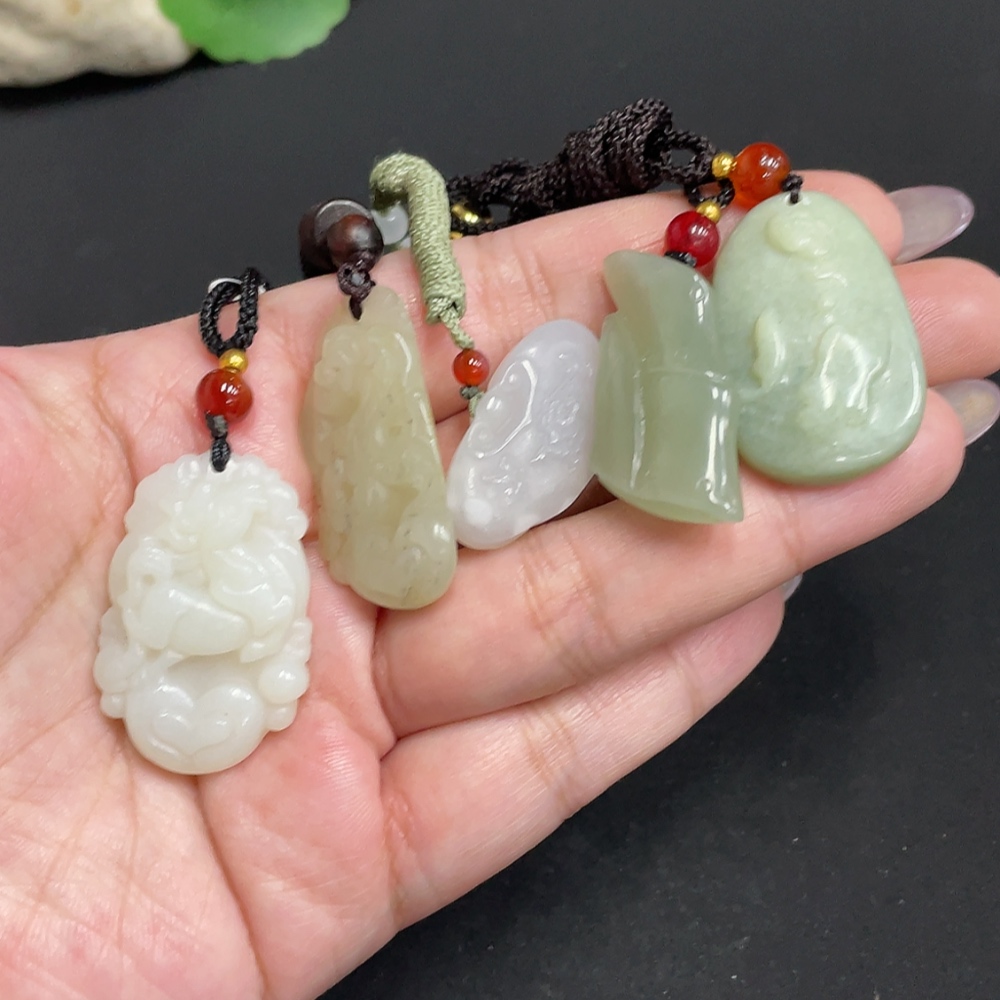 H33901899 Hetian Jade Pendant