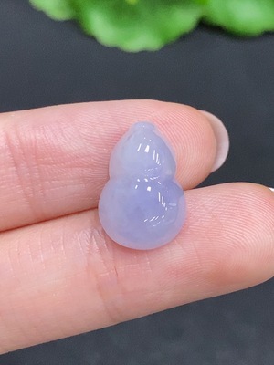 F34968506 Jadeite gourd inlay piece with total weight about 1.5g