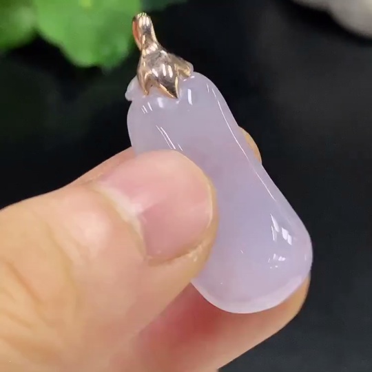 F22480999 Jadeite Fu Gua Pendant with 18K Gold, Total Weight Approx. 7.6g