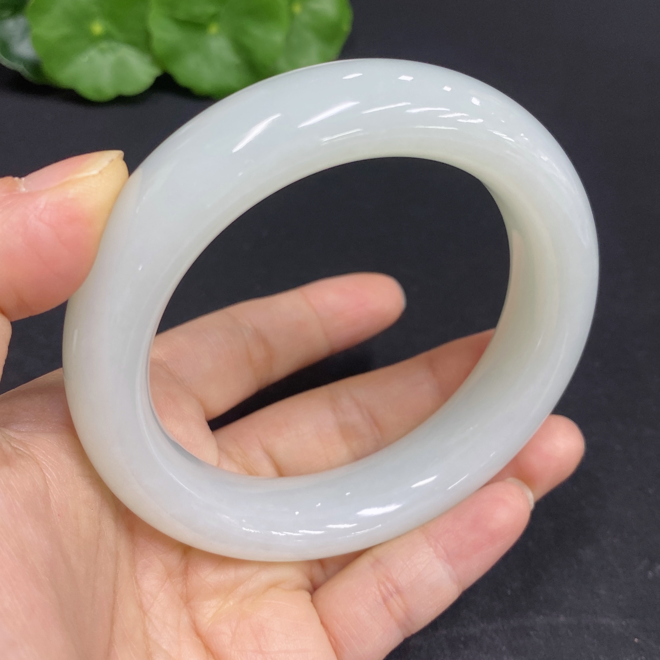 H31667820 Hetian Jade Round Bracelet Size 59.5 Total Weight Approx. 95.3g