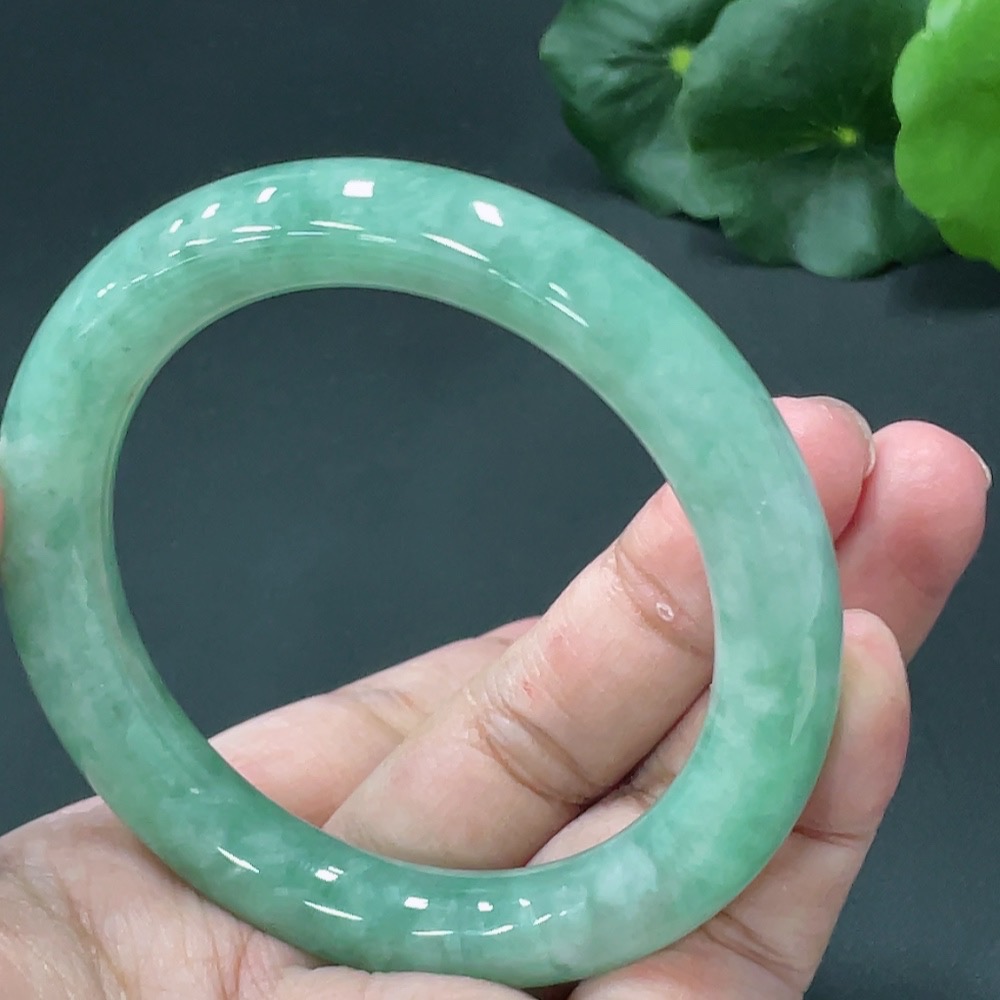 F18956833 JadeiteRound Bangle, Size 54.9, Total Weight 57.378g