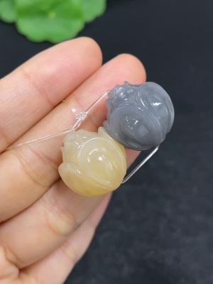 H46531747 和田玉雕花珠    货品总重约13.2g   一手走