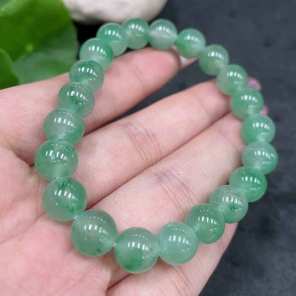 H33944382 African Emerald