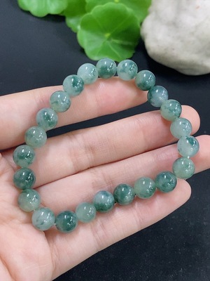 F46548574 翡翠手串 卡8mm左右  货品总重约19.72g