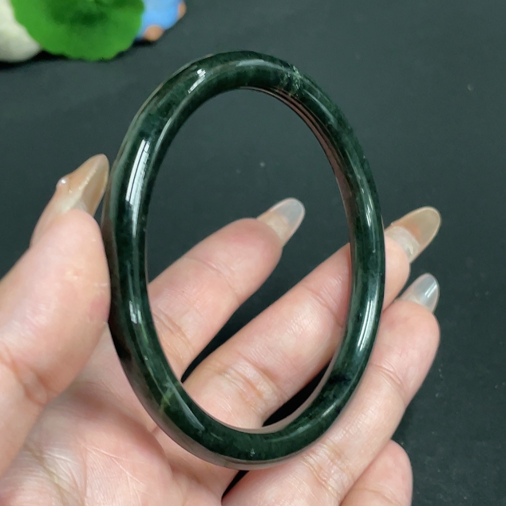 H32804616 Hetian Jade Round Bangle Size 61.7 Total Weight Approx. 25g
