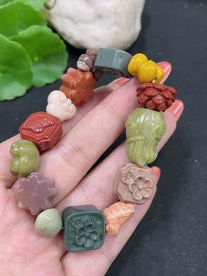 H34063315 Alashan Agate Bracelet with Other Mineral Components, Total Weight Approx. 44.9g