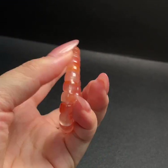 C29341443 South Red Agate Bracelet, approx. 8.3mm, total weight about 21.11g, visible organic matter