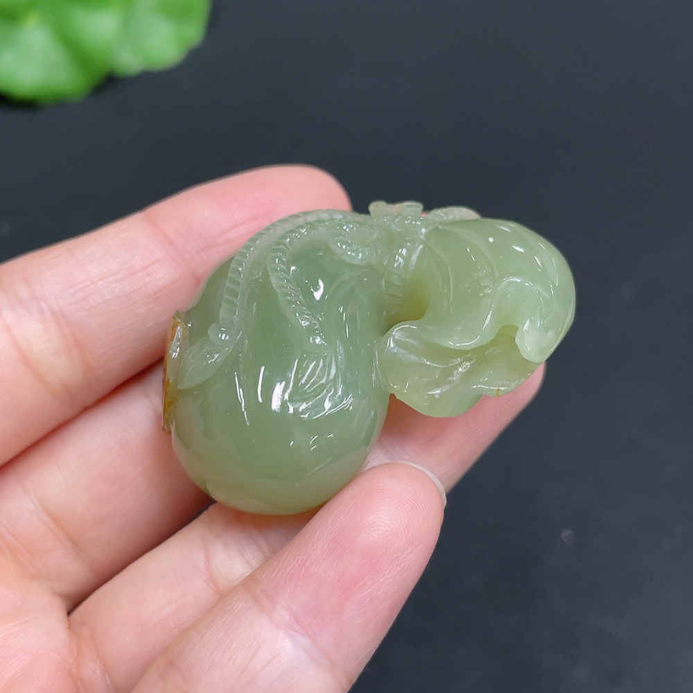 H34072435 Hetian Jade Pendant - Lucky Bag, total weight approx. 28.1g, undetermined skin color origin