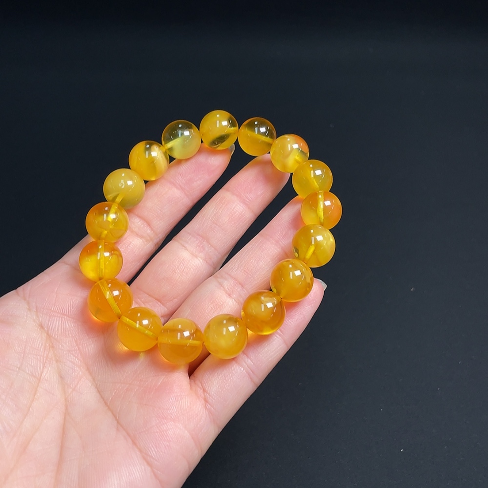 C23681438 Amber Beeswax Bracelet Total Weight Approx. 17.57g Size About 11.9mm